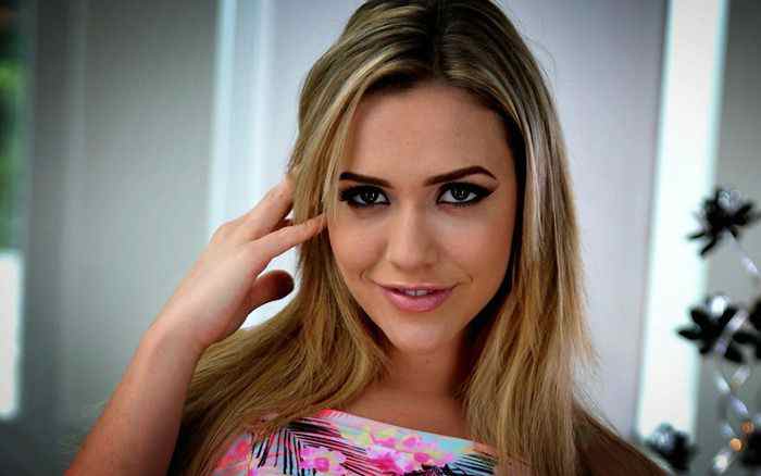 Mia Malkova Net Worth, Career Journey & Personal Life